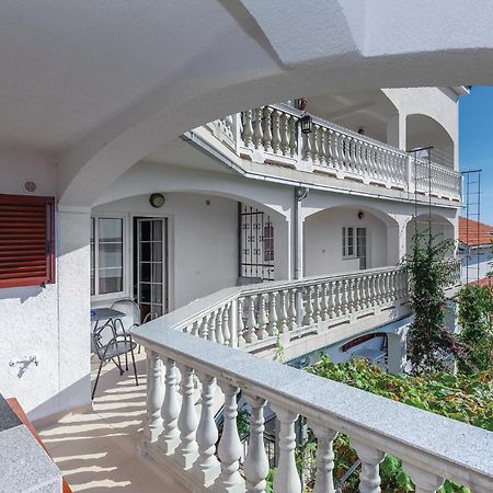 1 Bedroom Cozy Apartment In Crikvenica Ngoại thất bức ảnh