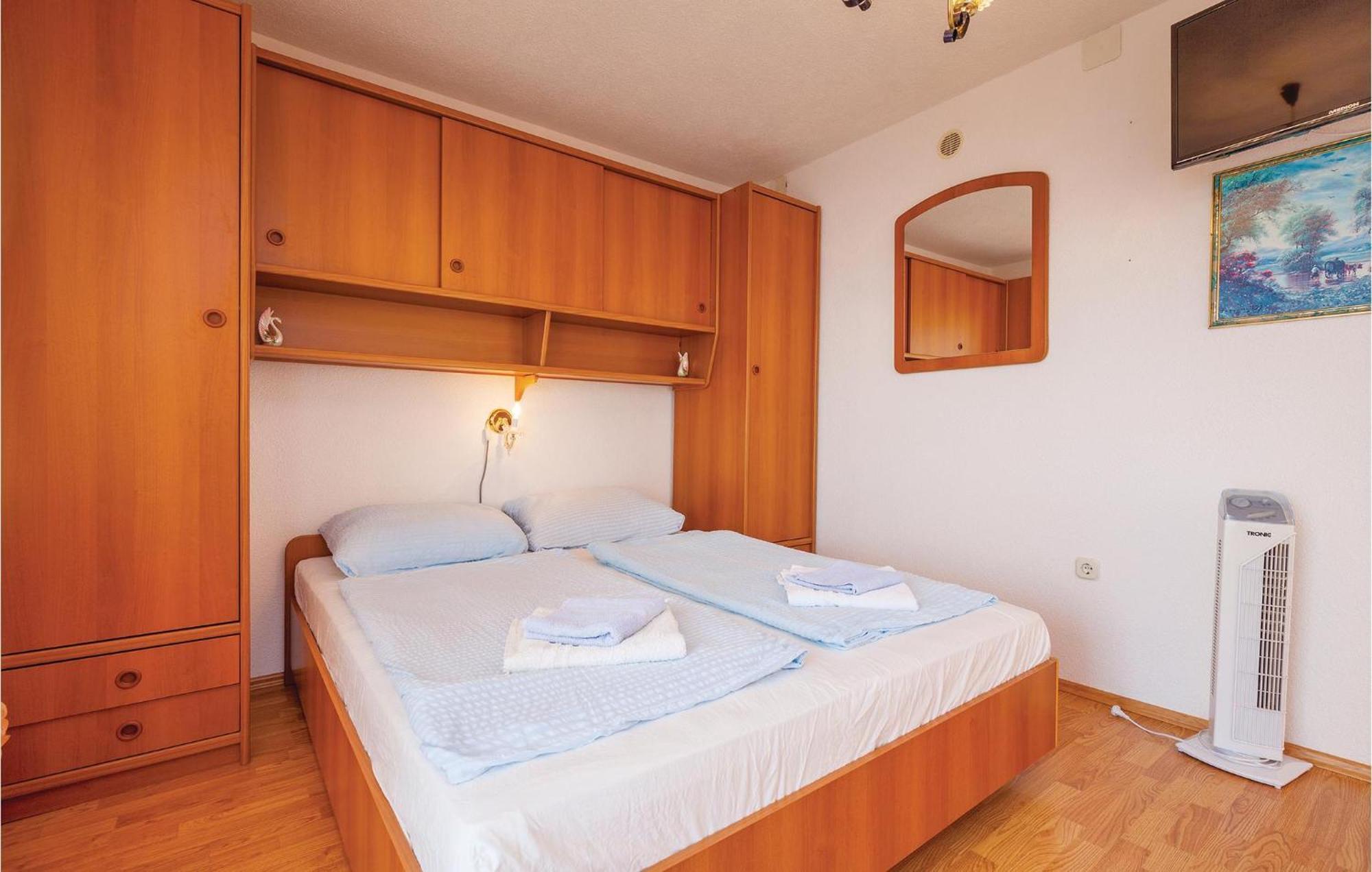 1 Bedroom Cozy Apartment In Crikvenica Ngoại thất bức ảnh