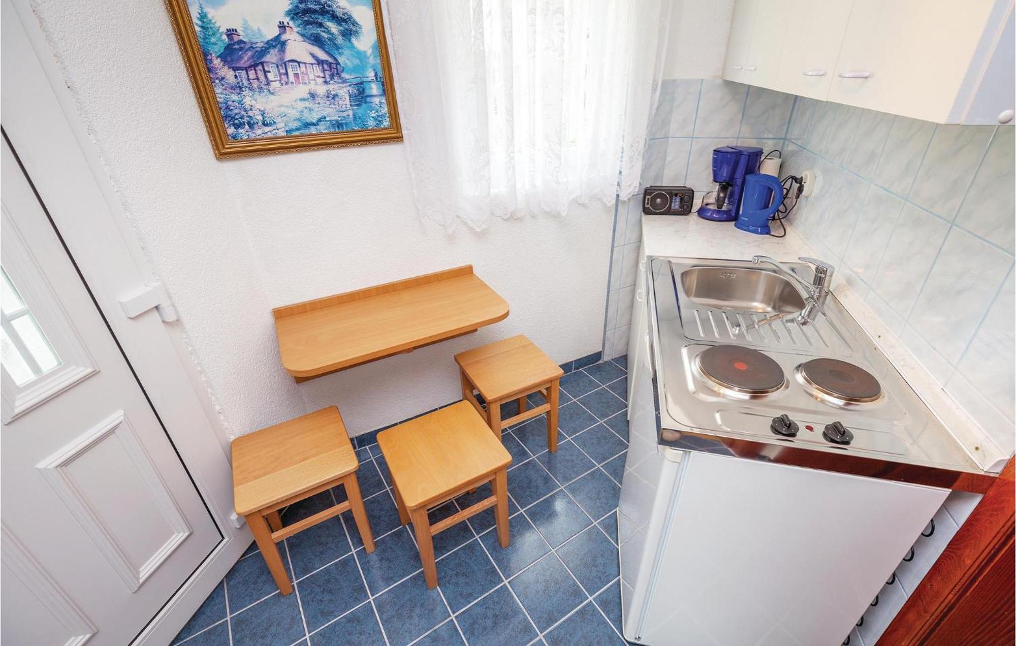 1 Bedroom Cozy Apartment In Crikvenica Ngoại thất bức ảnh
