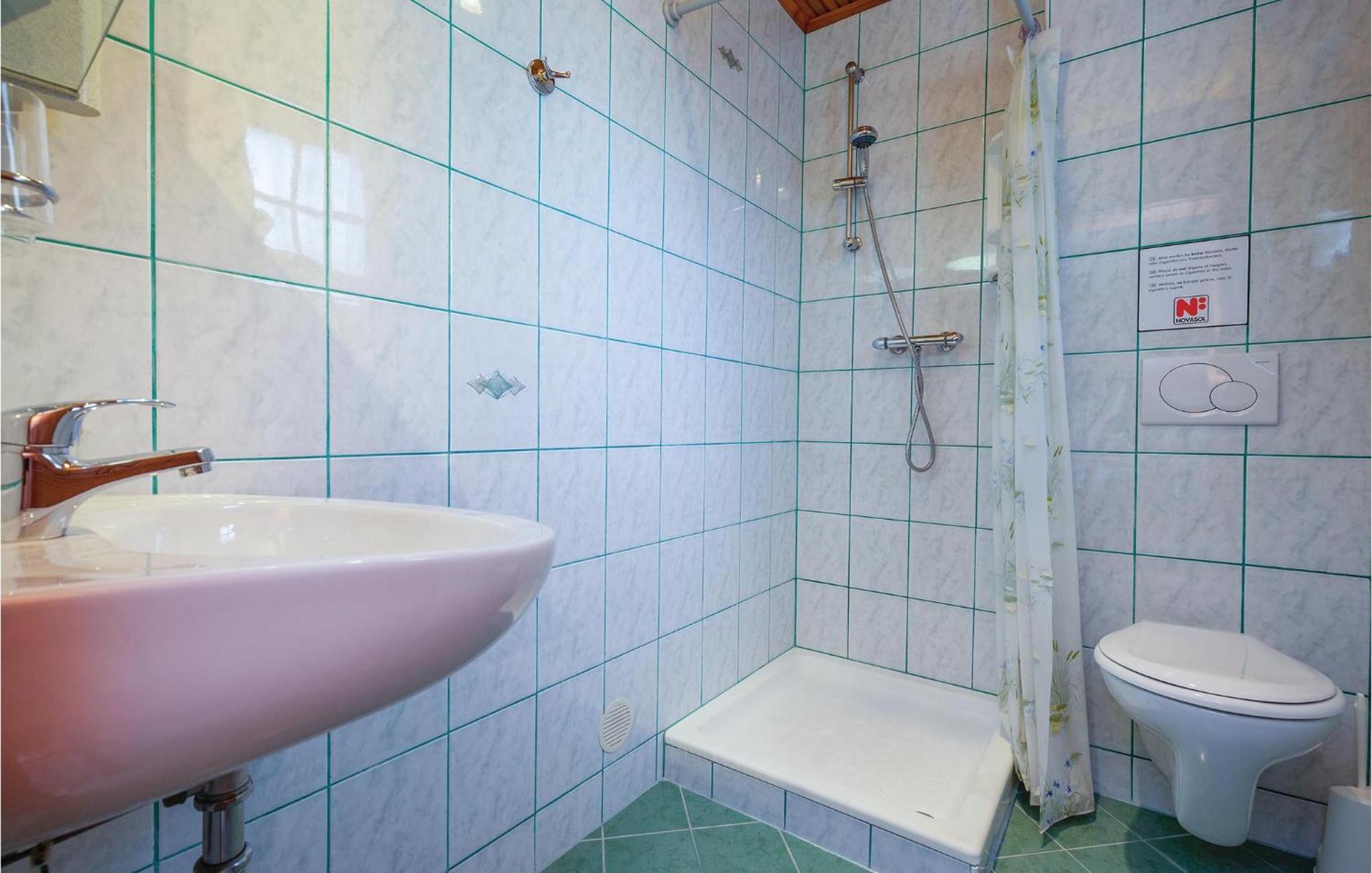 1 Bedroom Cozy Apartment In Crikvenica Ngoại thất bức ảnh