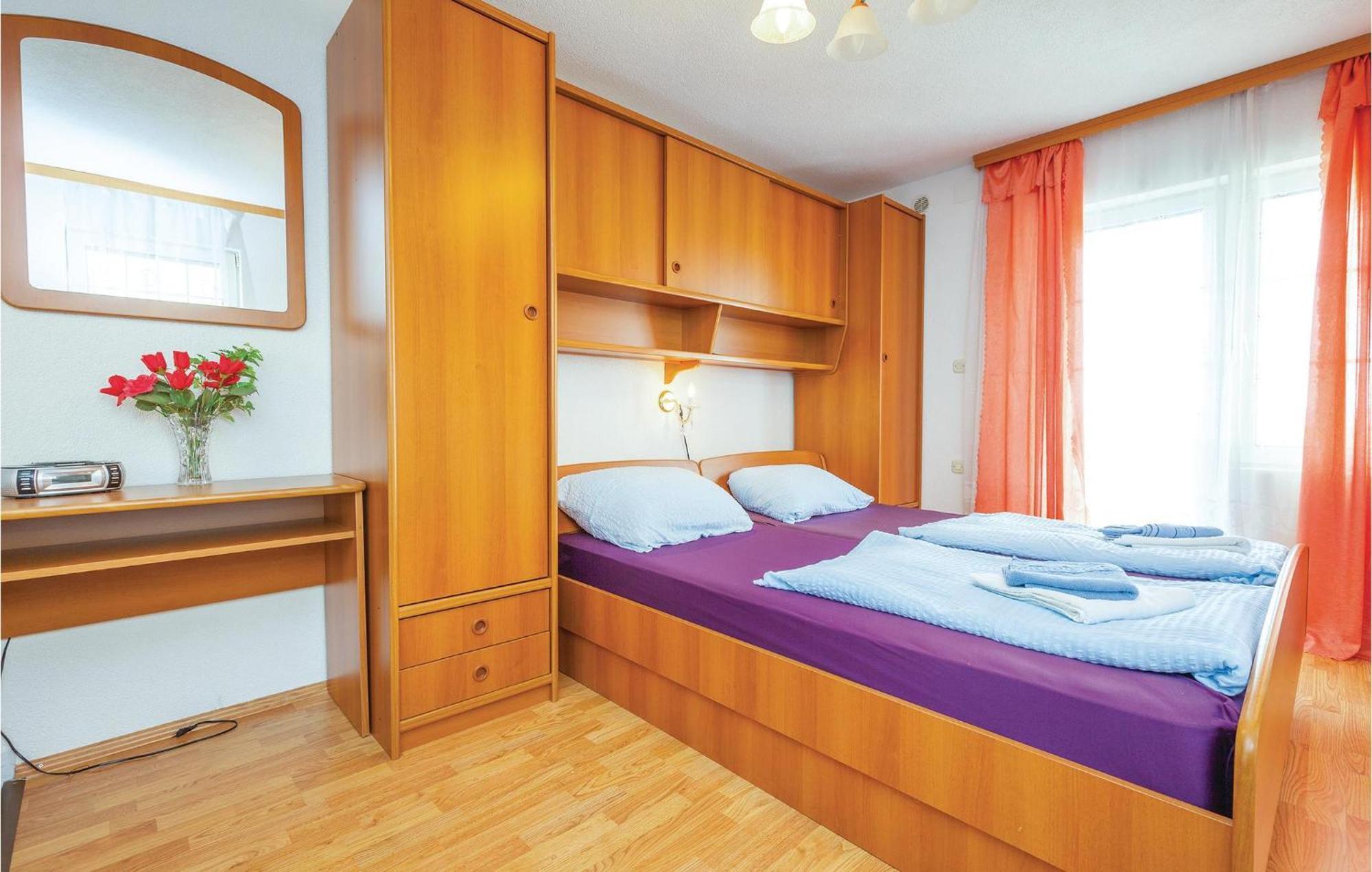 1 Bedroom Cozy Apartment In Crikvenica Ngoại thất bức ảnh