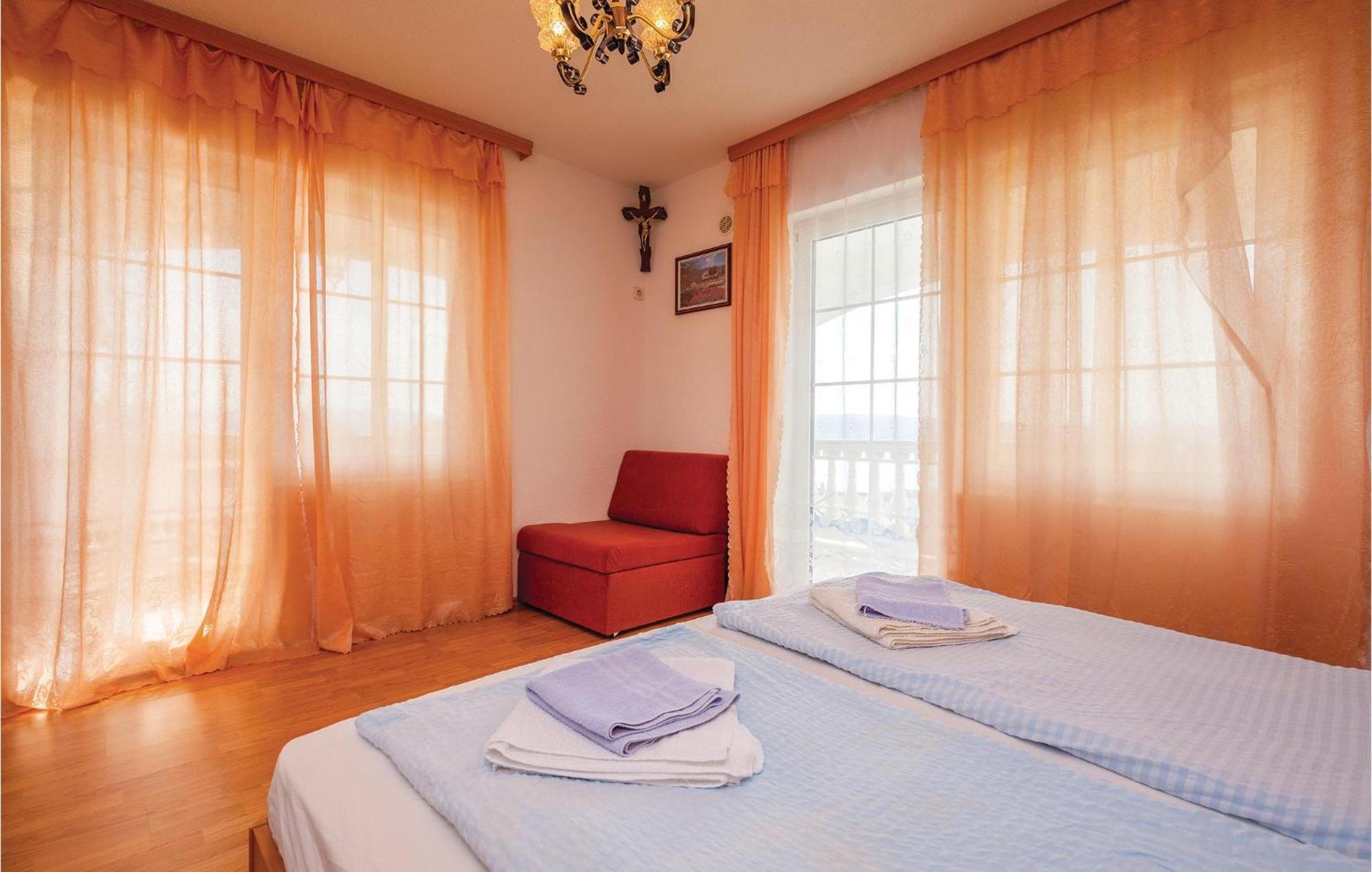 1 Bedroom Cozy Apartment In Crikvenica Ngoại thất bức ảnh